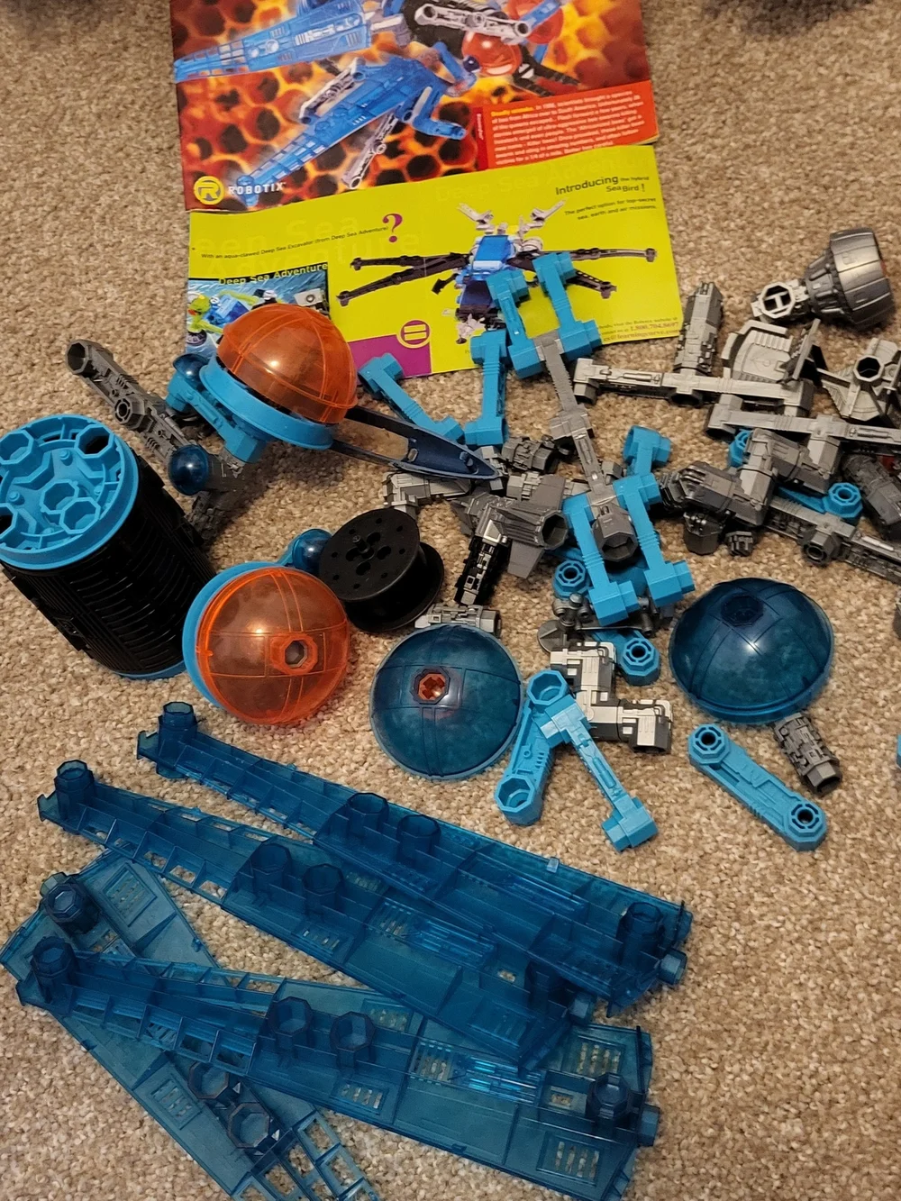 Wings & Stings Buildable Discovery Toy